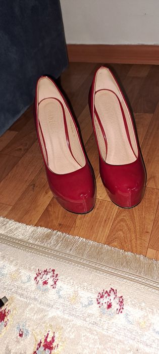 Туфли на каблуке