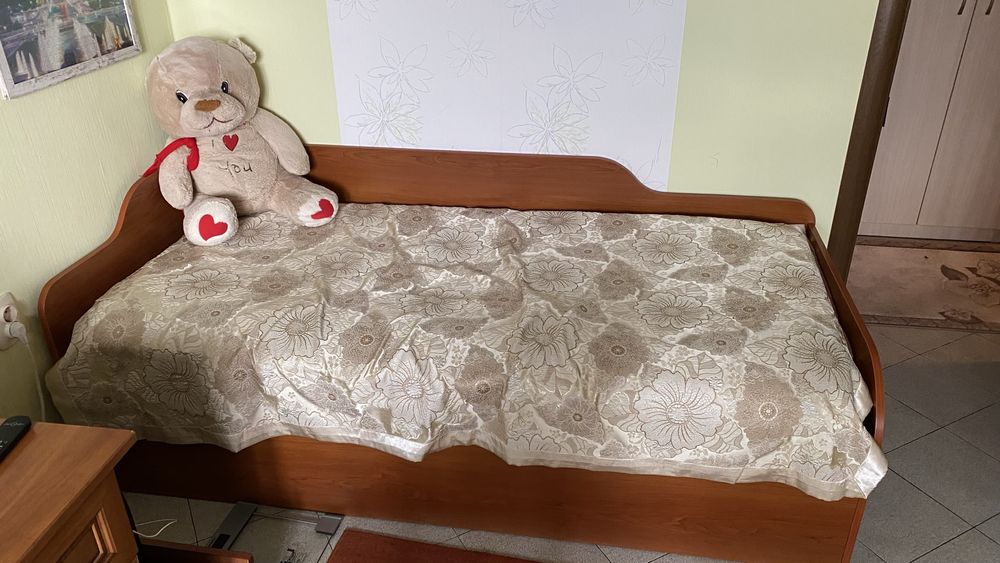 Легло единично с повдигащ механизъм