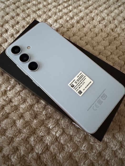 Продам samsung galaxy s24