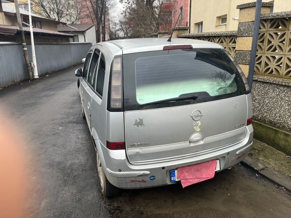 Vând Opel meriva.