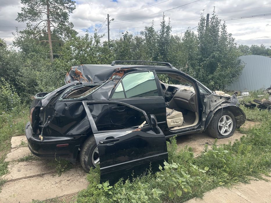На разбор лексус RX 300