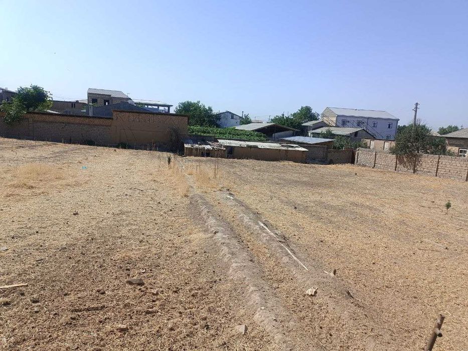 Yer sotiladi Uch qahramon po`stidan 5-6 km kirganda