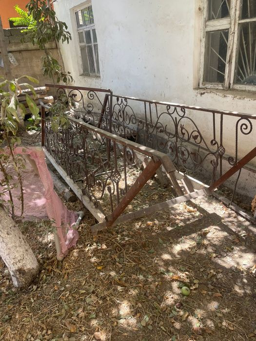 Железная красивая перила общее 4 м в длину