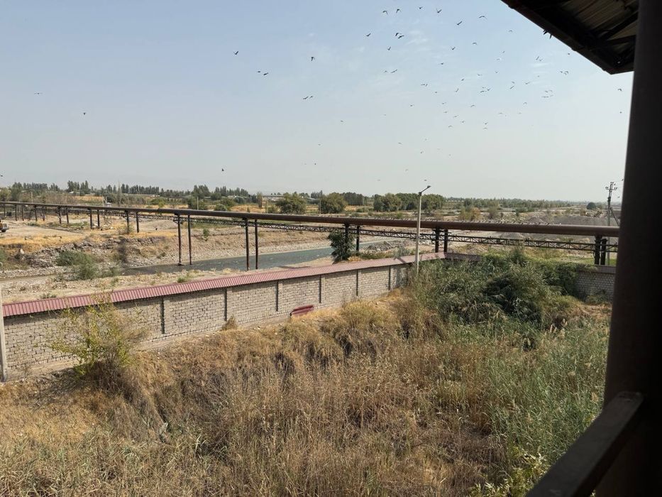 Нотурар бино сотилади 1,8 гектар Янги Узбекистон тарафда