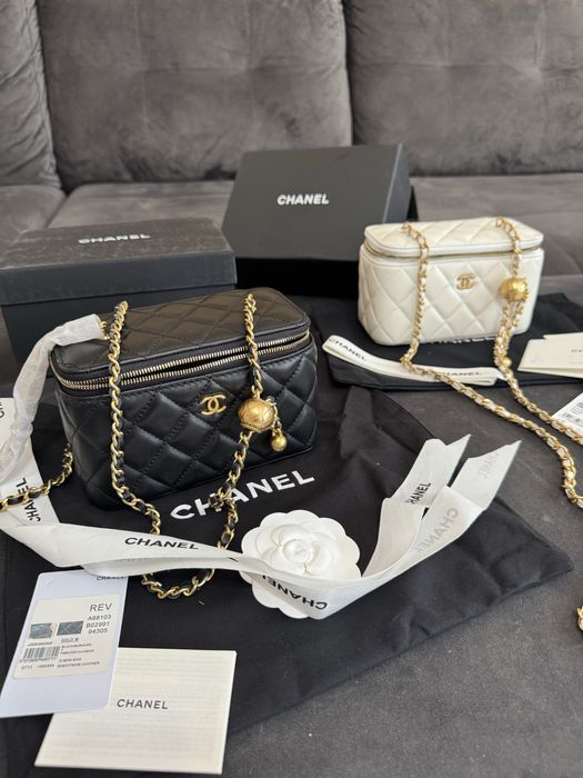 Poseta Chanel Vanity 17cm - full box/premium/alb/negru