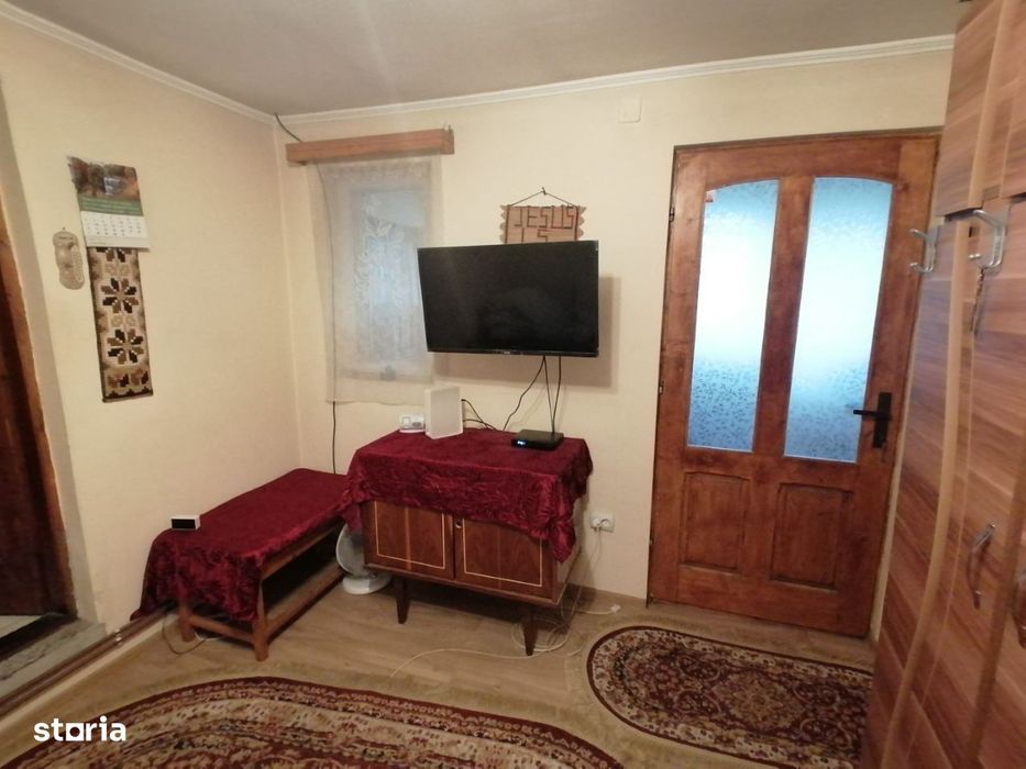 PROPRIETAR -  Casa cu teren de vanzare
