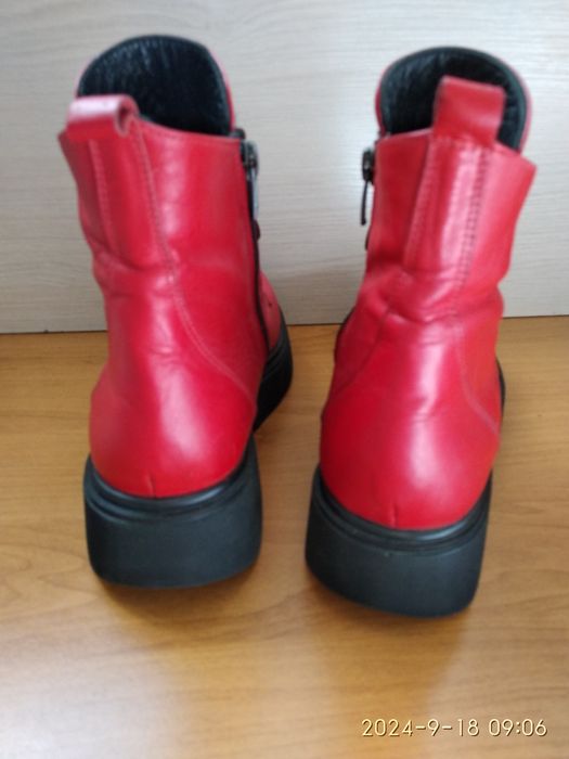 Ботинки натуральная кожа.