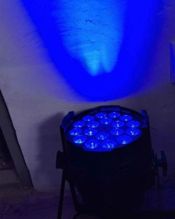 Par Led 18×18w  lumimi RGBWA + UV Alimentare la 220 w
