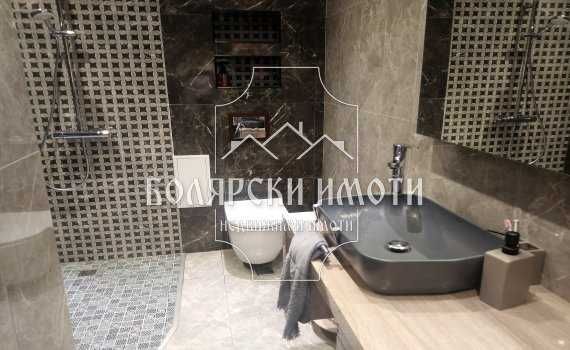 Продава се Тристаен апартамент в Велико Търново, Център - 230 кв.м за 1066 €/кв.м - Снимка #14