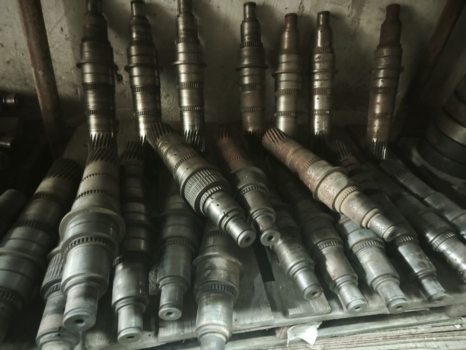 Продам запчасти каробки  ZF 151 221.