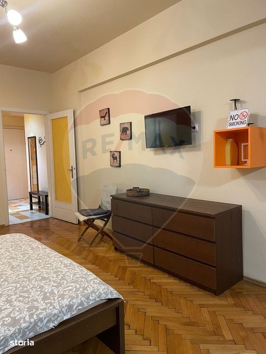 Garsonieră spațioasă - Piața Romană, vedere spre ASE, disponibila acum