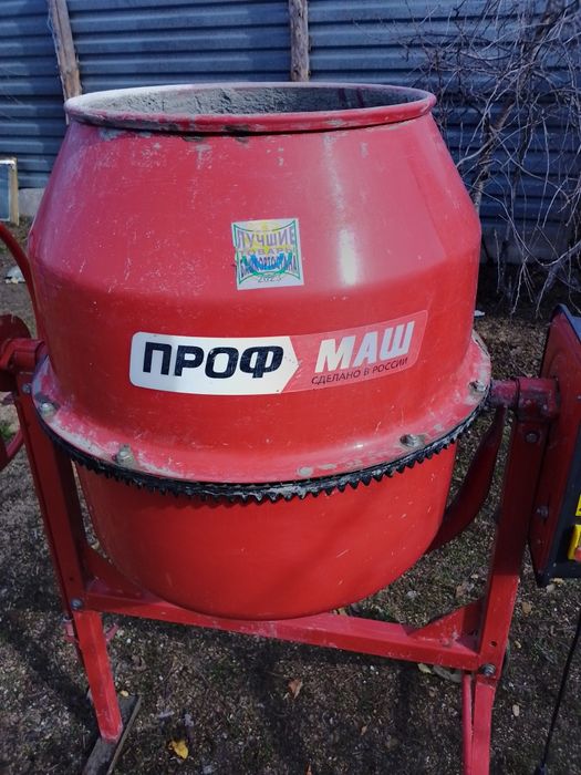 Продам бетонномешалку