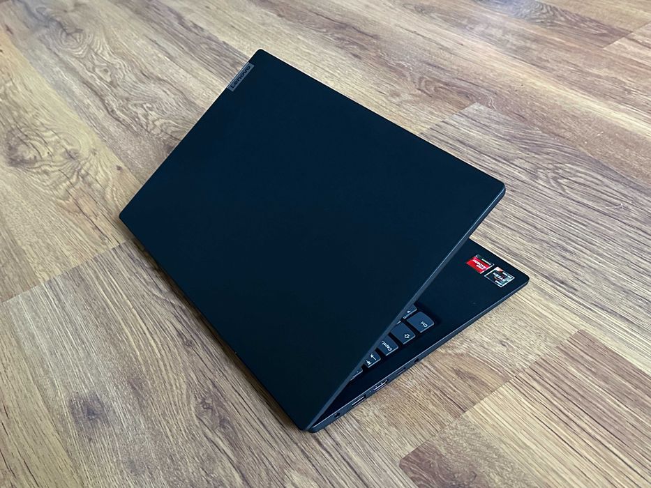 15.6' Full HD Ryzen 5 7520u Lenovo V15 G4 8GB LPDDR5/256GB NVMe/Radeon 610m/Бат 8ч