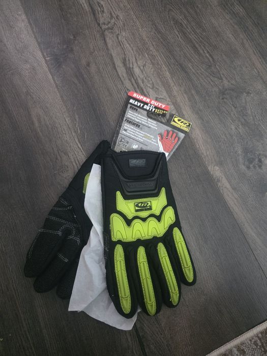 Продам противо ударные перчатки по 2000 тенге