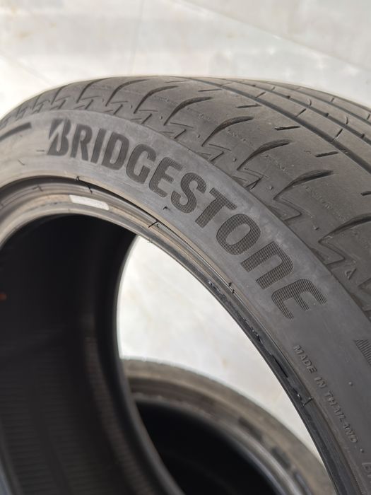 235/45/18 комплект летний резины Bridgestone