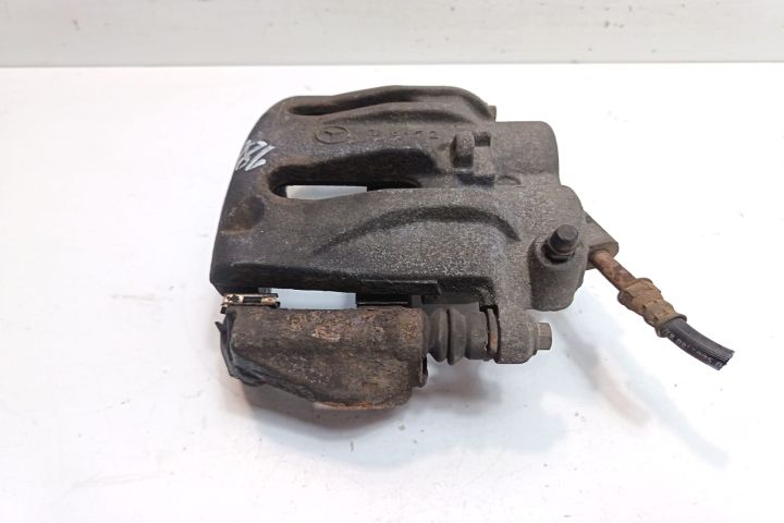 Etrier fata dreapta Mercedes-Benz Vito W639