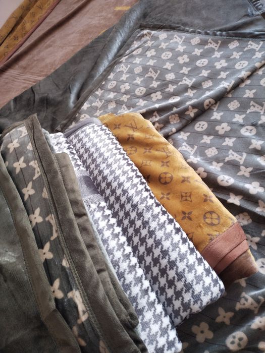 Продам брендовые пледы