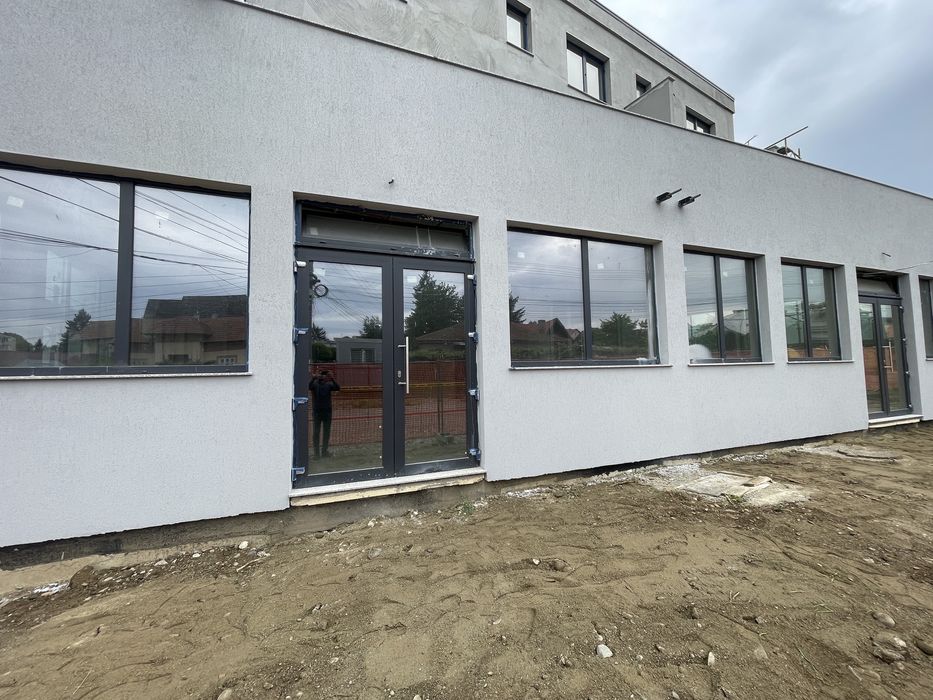 Inchiriez spatiu comercial