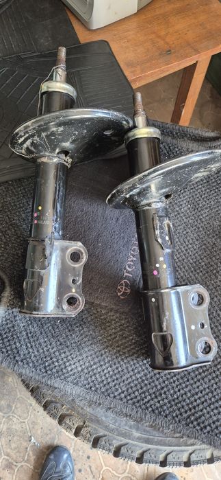 Амортизатор на камри 20