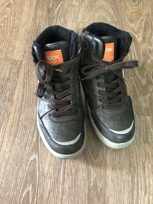 Продаю ботинки утепленные 35р