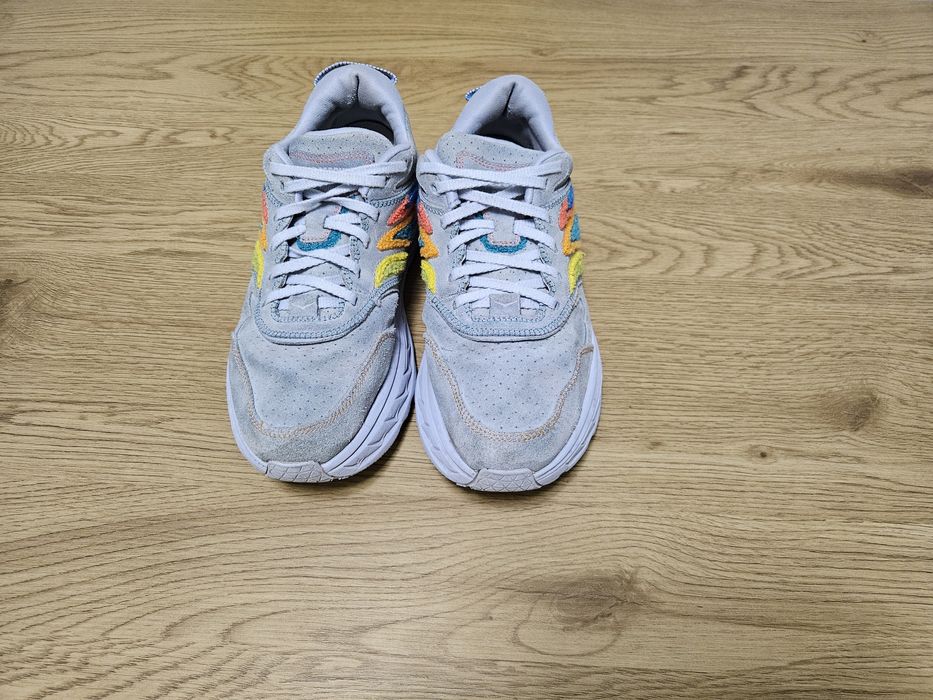 Hoka bondi Embroidery - маратонки