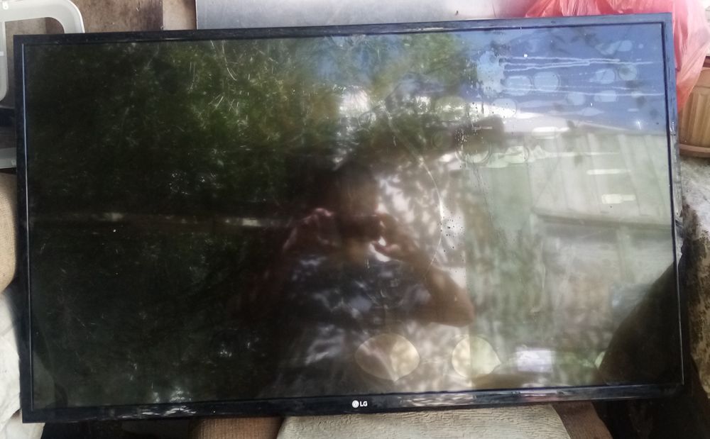 Продам телевизоры на запчасти Samsung LG