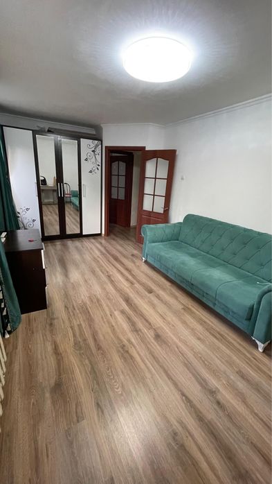 Продам квартиру 3 -ех комнатную