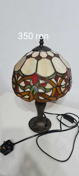 Lampi Tiffani deosebite