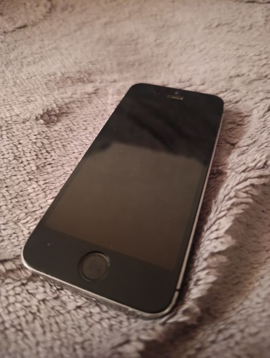 Iphone 5 сломанный айфон 5 . На запчасти