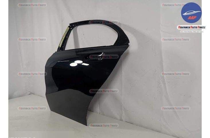 Оригинална задна лява врата в добро състояние Мерцедес-Бенц А-Клас / M