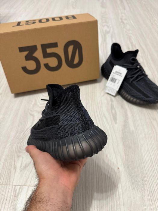Adidasi Yeezy 350 Boost Black | Model Unisex | Adidasi Noi Calitativi