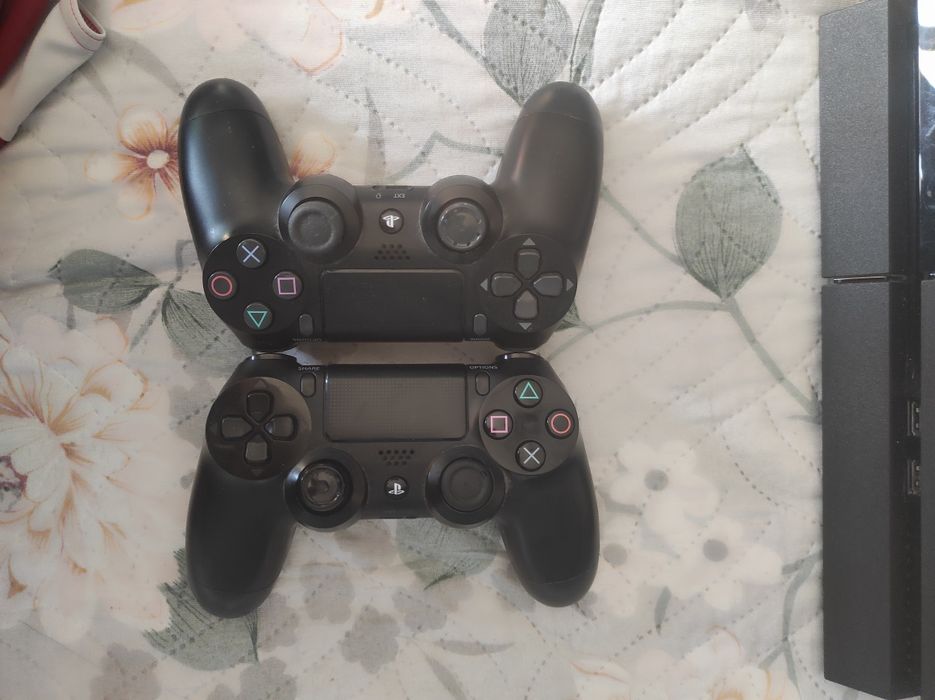 Продам Playstation 4