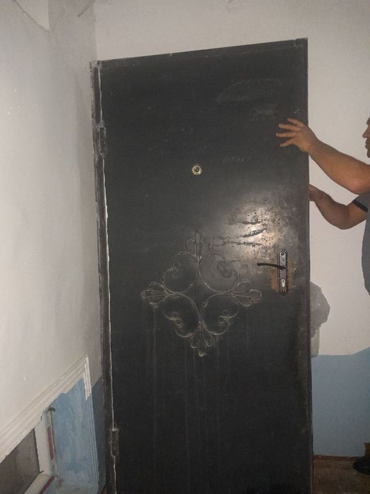 Temir eshik sotiladi mustaxkam