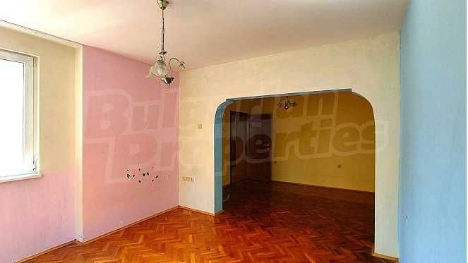 Продавам апартамент