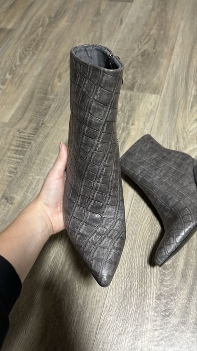 Продам ботильоны, 39 р / женская обувь