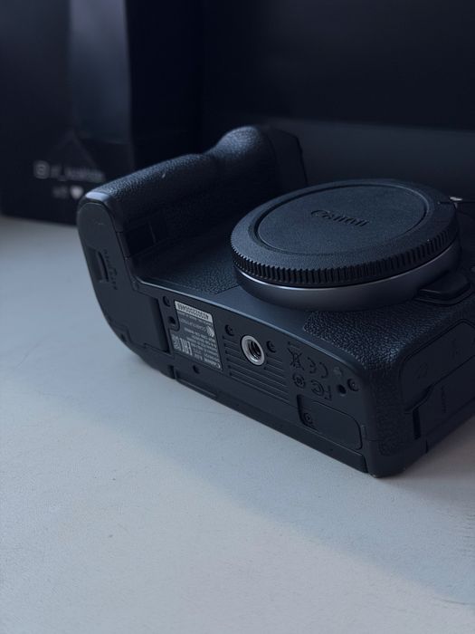 Canon eos R фотокамера