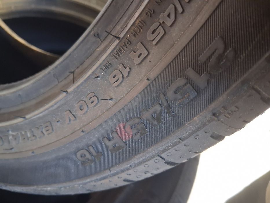 215 45 16 2броя континентал нови