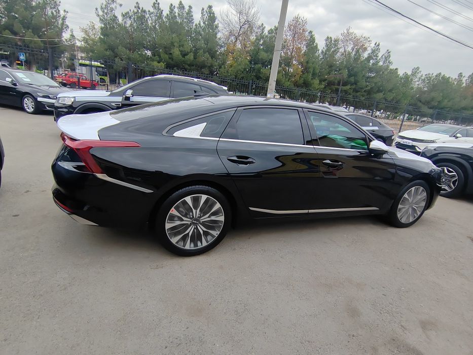 Автомобил киа к8