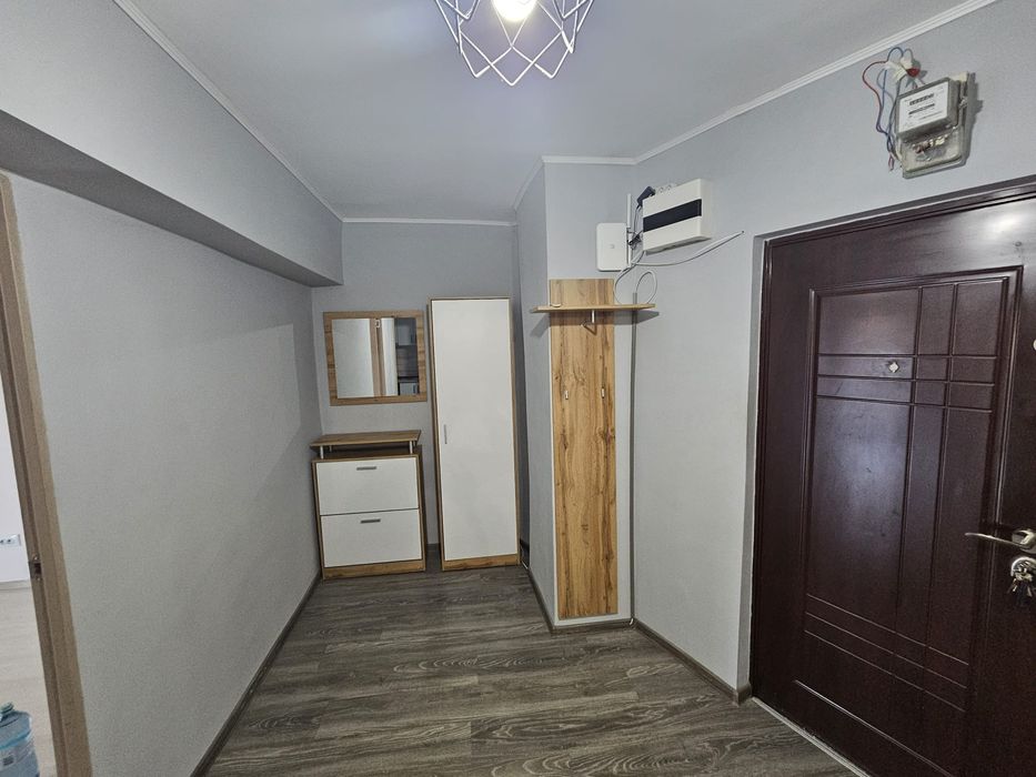 Închiriez apartament