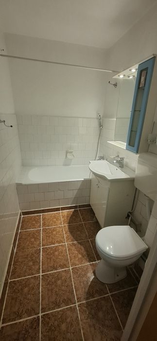 Închiriez apartament cu 2 camere amplasat  lângă gura de metrou 1 decembrie 1918