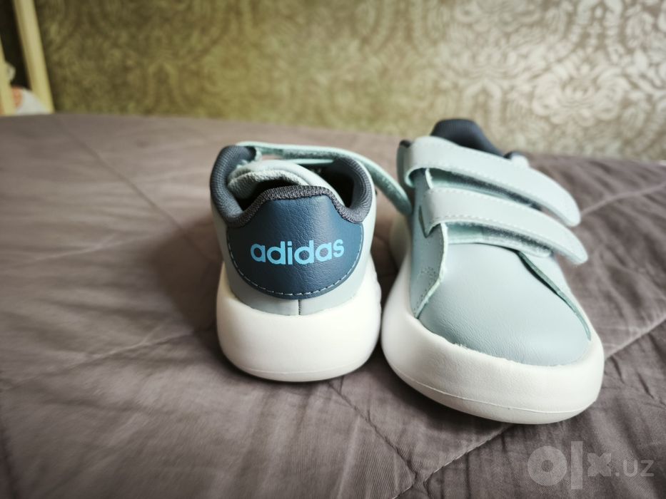 Кроссовки Adidas