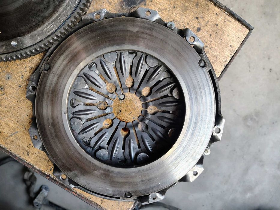 Комплект демпферен съединител 240мм AUDI/VW/Skoda/Seat 2.0TDI