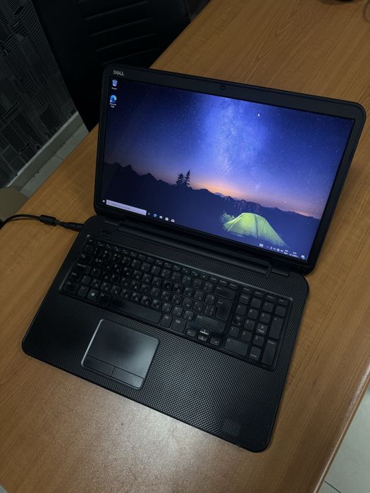Лаптоп Dell Inspiron 17 3721 i5