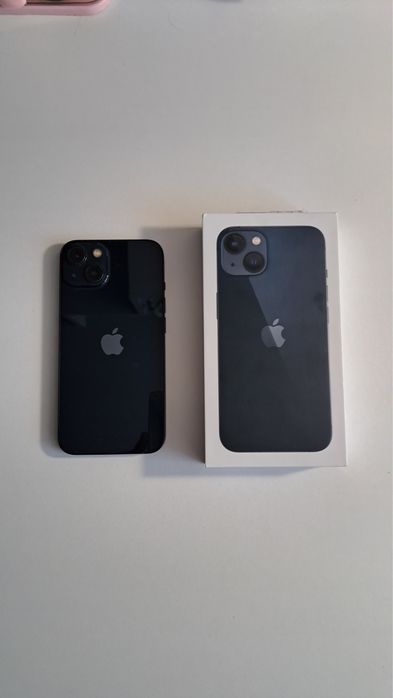 Продам IPhone 13