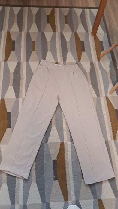 Pantaloni de trening bej, Bershka, M