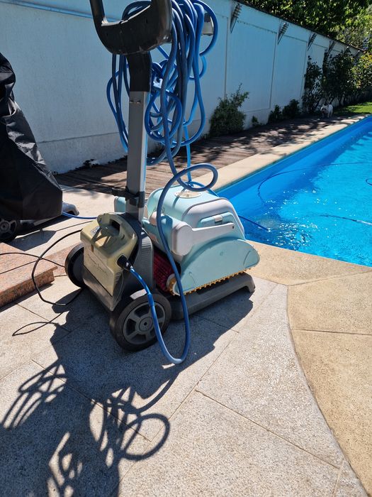 Robot piscina dolphin