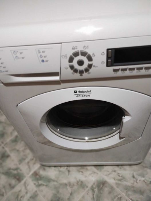 Пералня ARISTON -Hotpoint