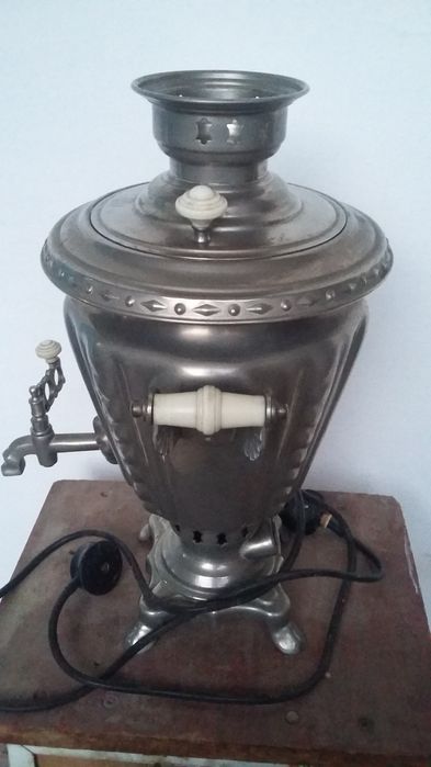 Продаётся самовар электрический 3-литр б/у Elektro samovar sotiladi
