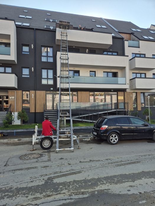 Lift marfă mobil – ideal pentru materiale și mobilă