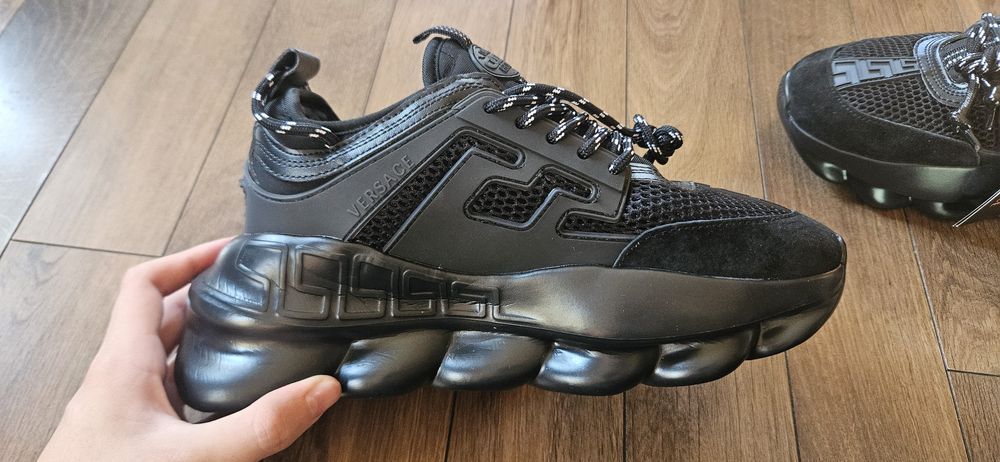 versace chain reaction